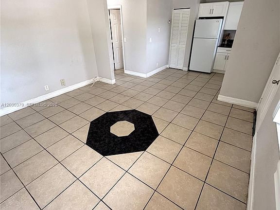 3rd image of 412 Lakeside Dr APT 223
