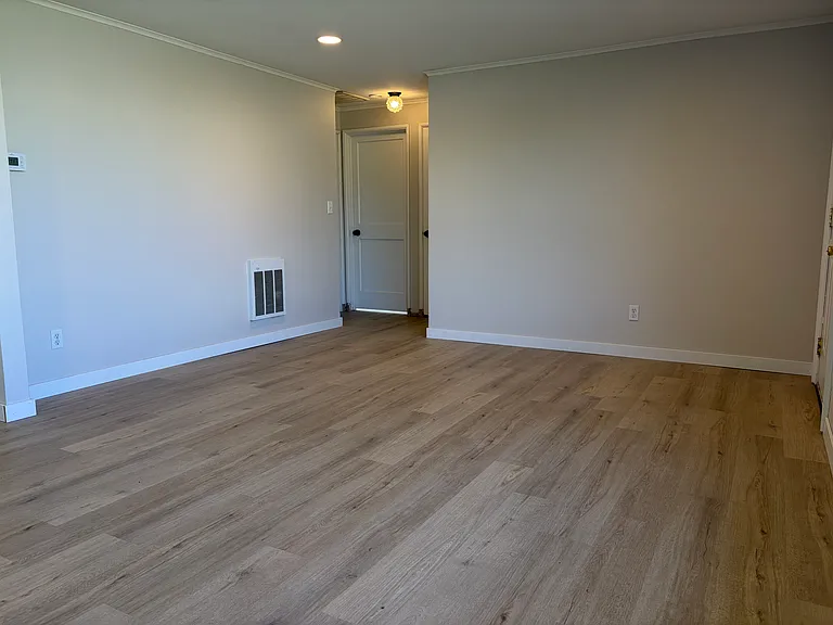 705 S Ione St — Photo 7