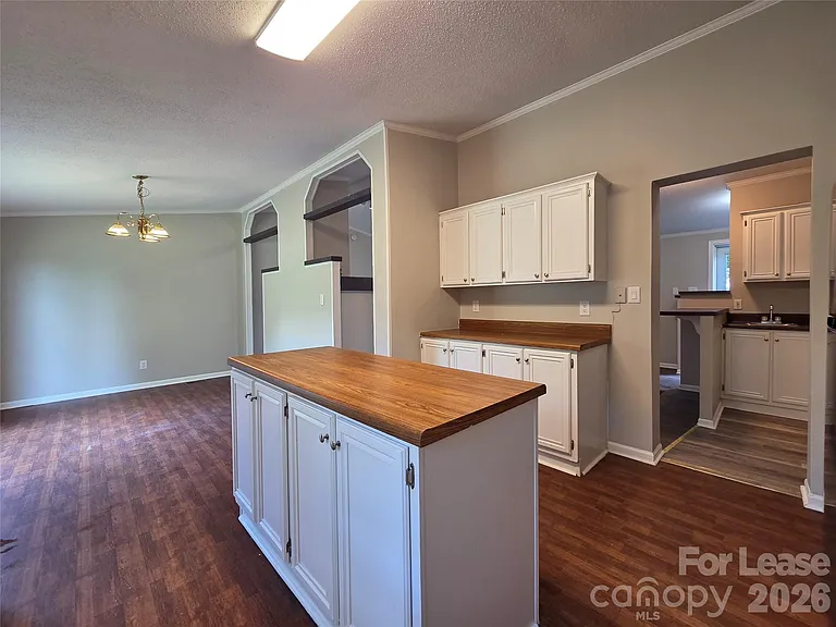 4223 Givens Rd — Photo 9