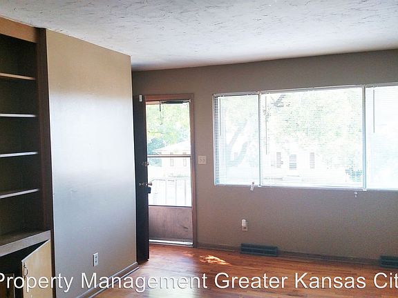3rd image of 1504 W Waldo Ave