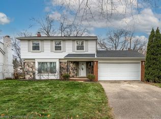 27241 Nantucket Dr, Southfield, MI 48076