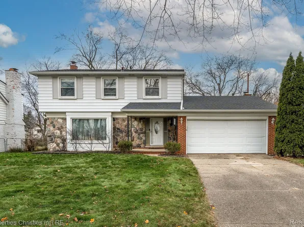 27241 Nantucket Dr, Southfield, MI 48076