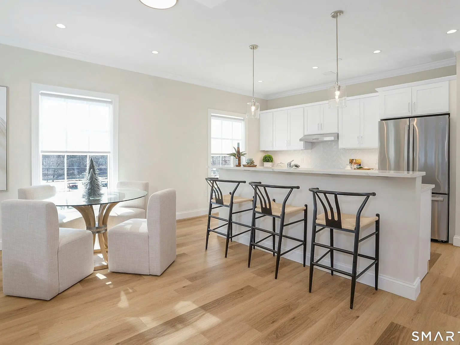 2 bed, 2.5 bath, 1348 sqft, $7,500 — Photo 3