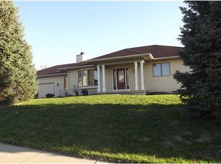 9309 Old Orchard Dr, Norwalk, IA 50211