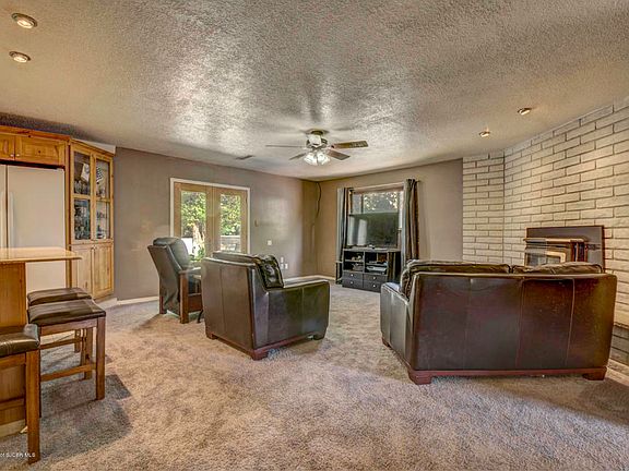 2nd image of 406 Kathleen Pl
