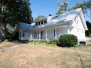 330 9th Ave NW, Hickory, NC 28601