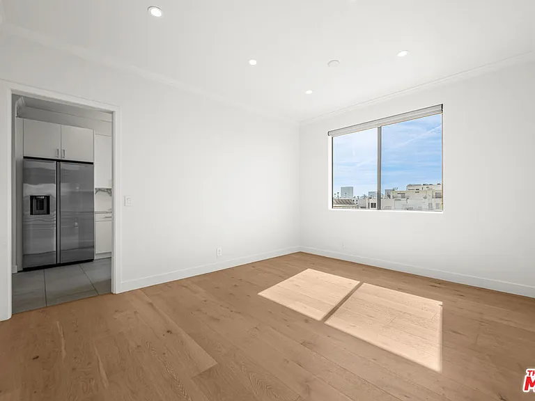 106 N Croft Ave #301 — Photo 12