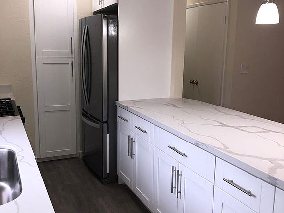 2nd image of 542 Everett Ave
