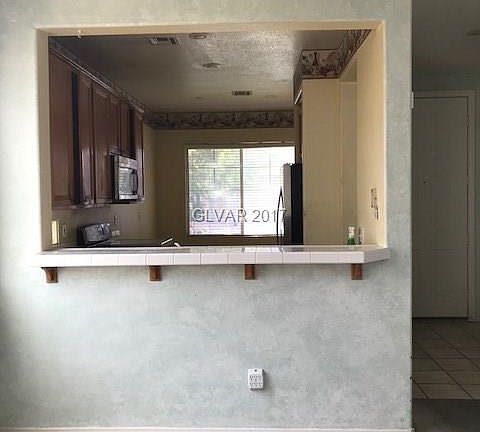 4th image of 680 Elliot Peak Ave