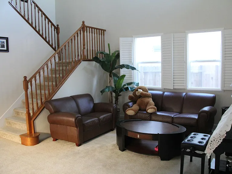2362 Aguilar Pl — Photo 3