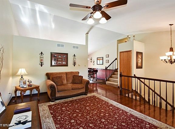 2nd image of 3323 Campbell Ave