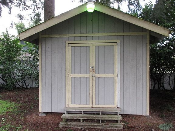5th image of 15410 18th Avenue Ct E