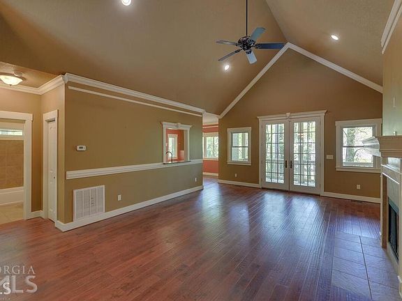 3rd image of 8 Saliba Dr