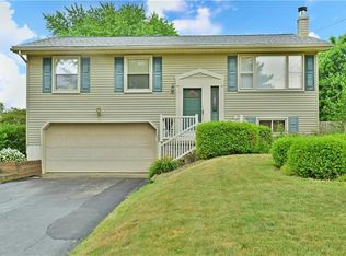 4585 Alderwood Dr, Canfield, OH