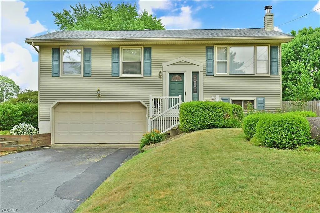 4585 Alderwood Dr photo 1