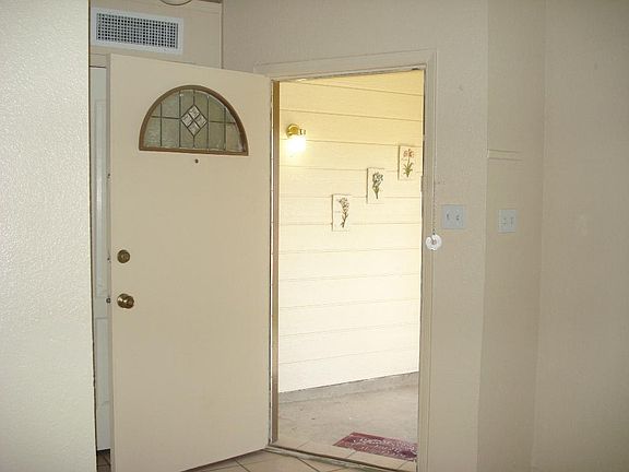4th image of 11497 Lone Wolf Cir