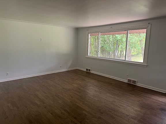 2nd image of 2895 Decamp Rd