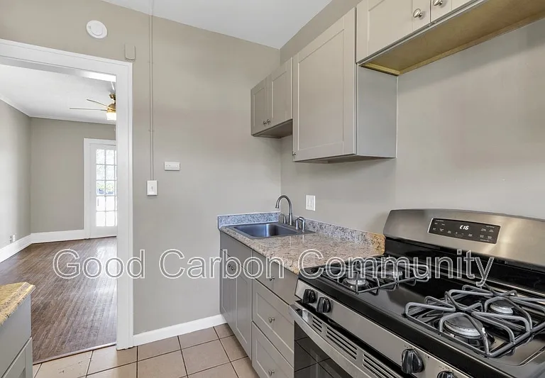 2098 Delaware Ave #3 — Photo 2