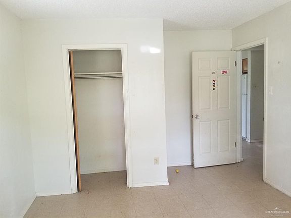 5th image of 2922 Hackberry Ln