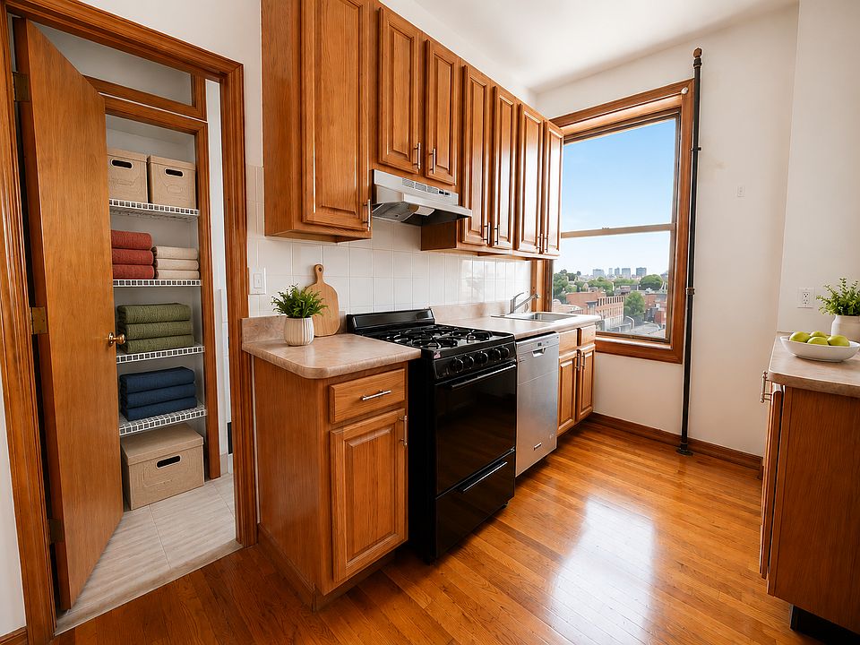 2nd image of 93 15th St APT 4R