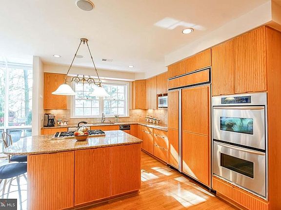 4th image of 9720 Holloway Hill Ct