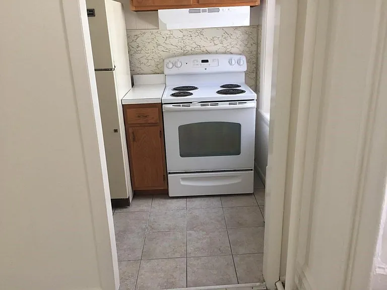 38 Oak St #2 — Photo 3