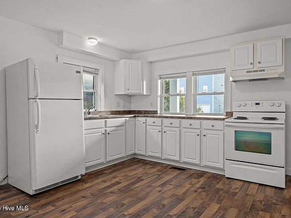 4th image of 217 W Atlantic Blvd APT 4