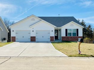 521 Indian Lake Dr, Wright City, MO 63390