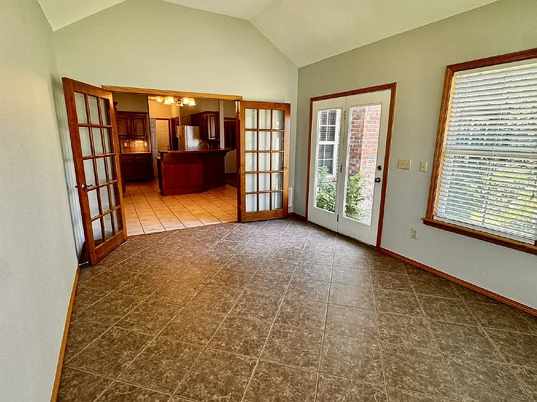 3802 Maple Rd — Photo 23