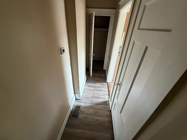 739 Genesee St #4 — Photo 9