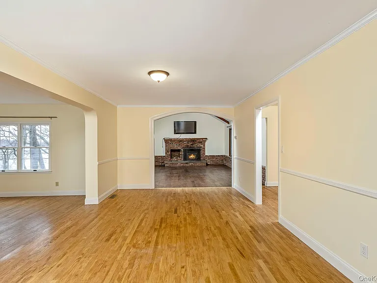 451 River Rd — Photo 8