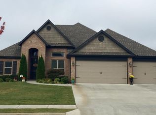 5504 S 63rd St, Rogers, AR 72758