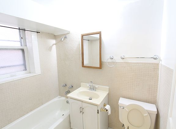 5th image of 4317 N Whipple St #G