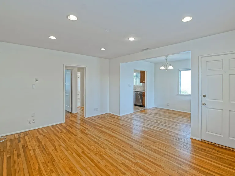 2911 Blaisdell Ave — Photo 10