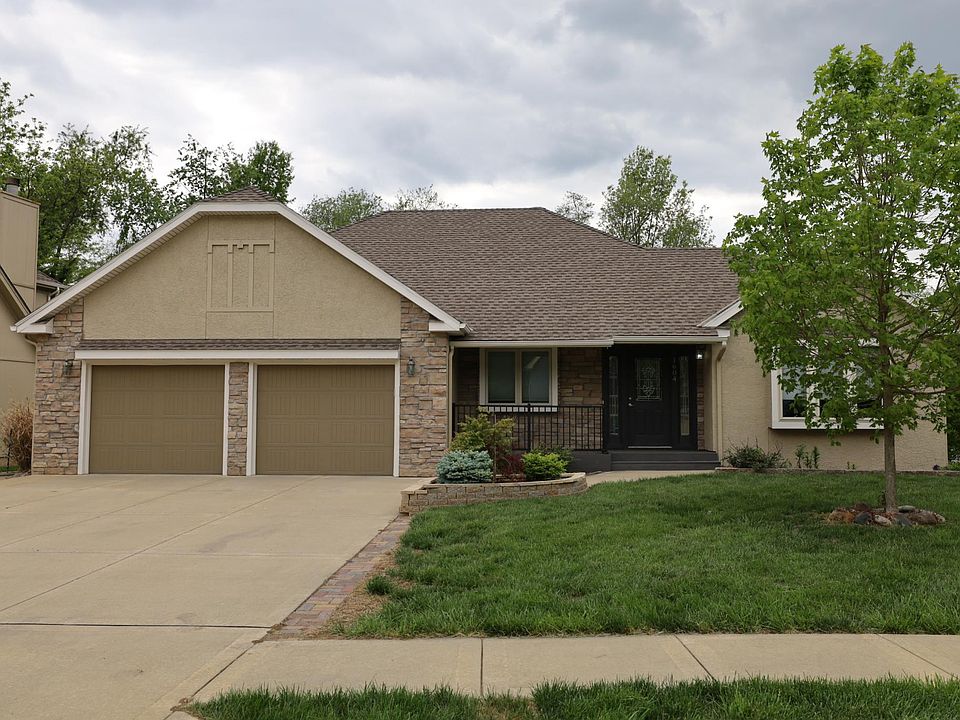 1604 Hampshire Ct