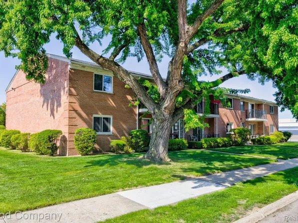 19585 Masonic Blvd APT 21, Roseville, MI 48066