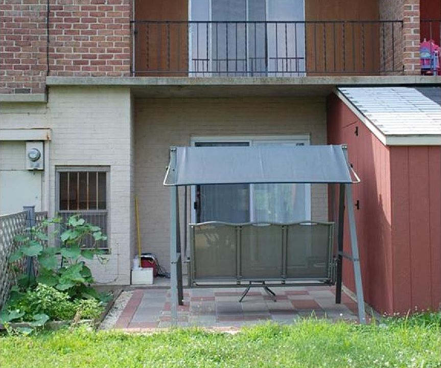 2nd image of 528 Mountain View Rd