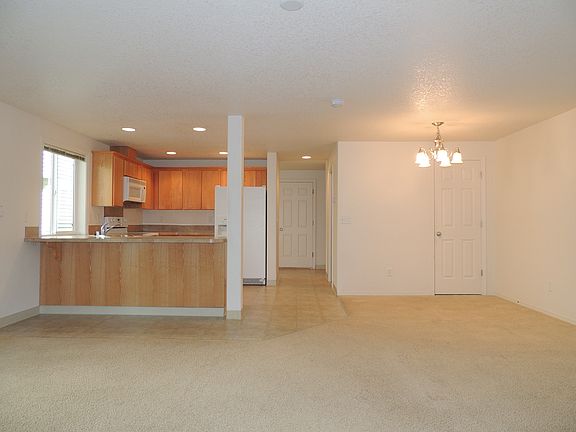 5th image of 10205 NE 58th St
