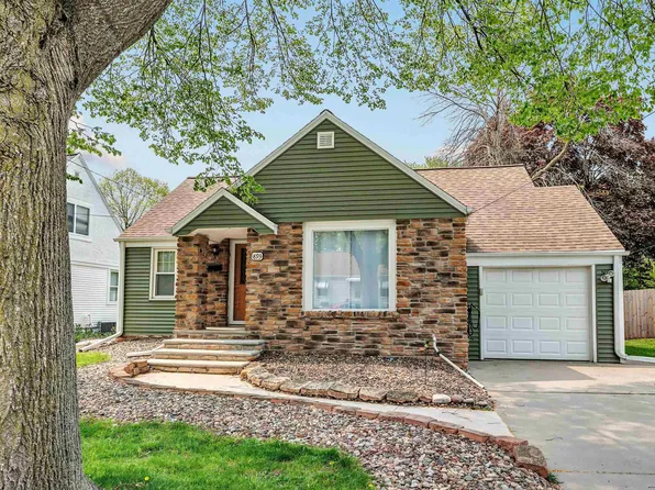 893 Langlade Ave, Green Bay, WI 54304