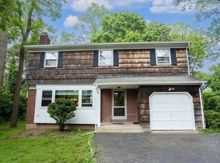 155 Middleville Rd, Northport, NY 11768