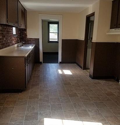 5th image of 1313 Willow Ave #1