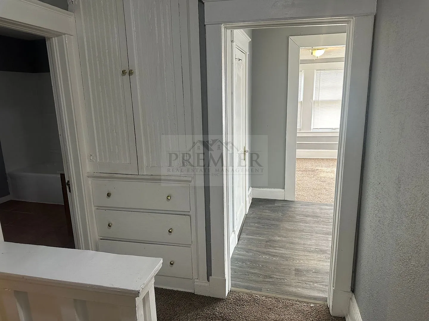 2 bed / 1 bath Duplex- 1124 S Ash #B Independence MO - rent $899 + $35 water fee — Photo 4