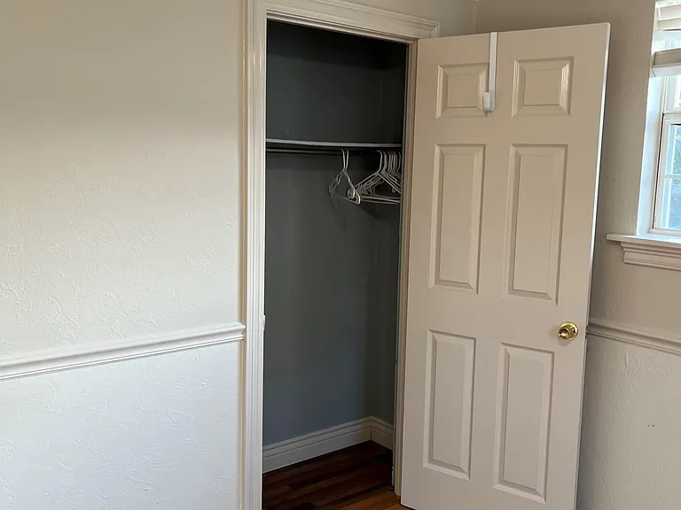 519 Constantinople St #B — Photo 10