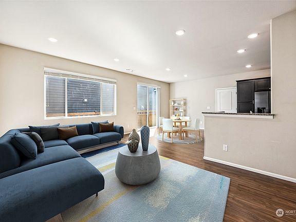 5th image of 3433 Hera Street NE