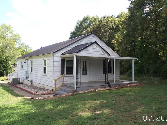 2nd image of 571 N Nash St