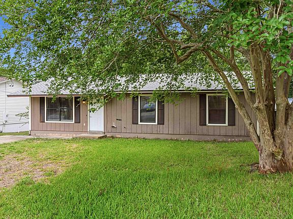 2nd image of 122 Green Dr