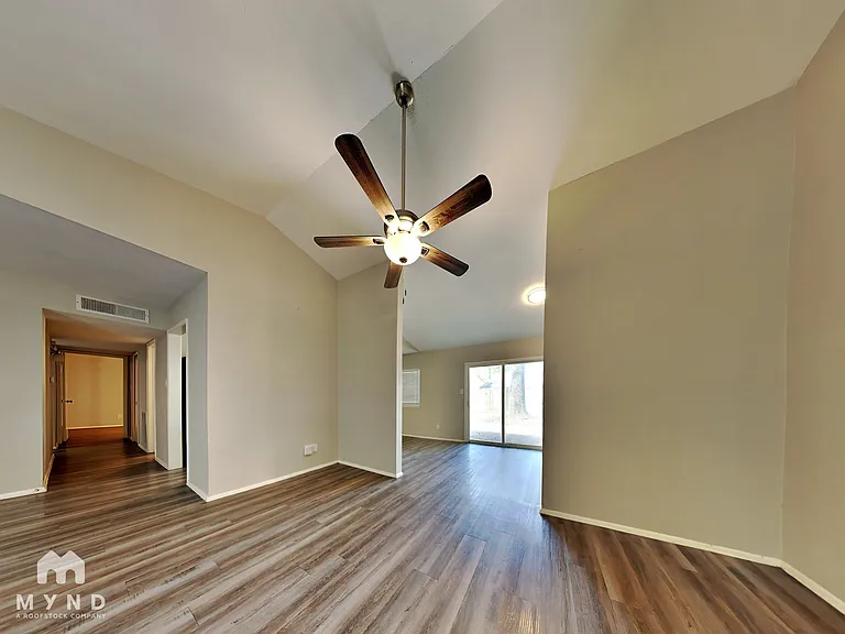 2822 Canary Ln — Photo 6