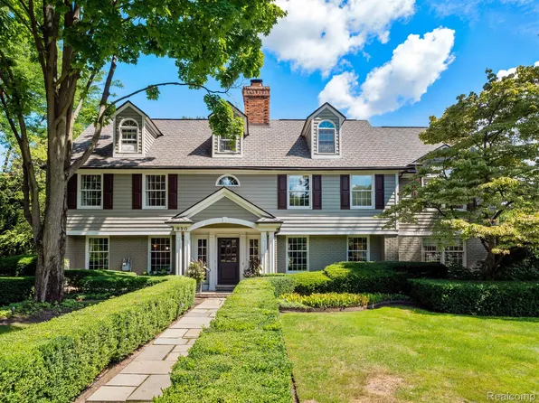 950 Waddington St, Bloomfield Hills, MI 48301