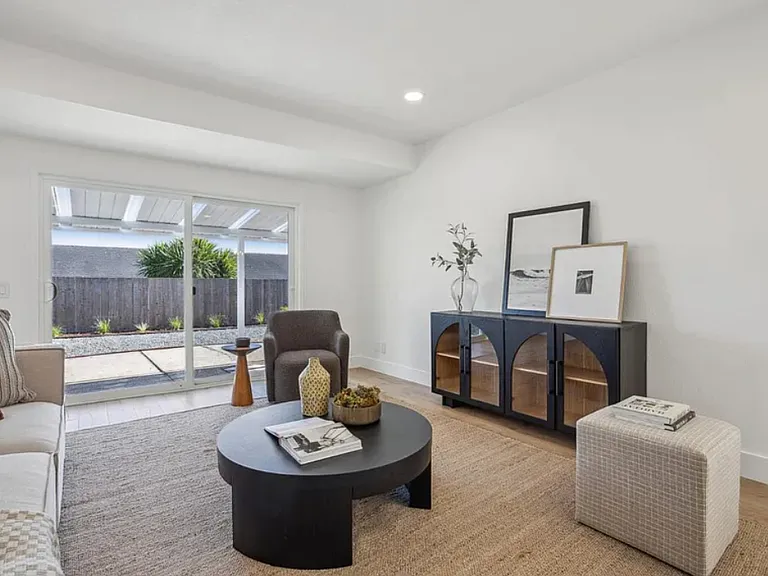 411 Beach Ave — Photo 10