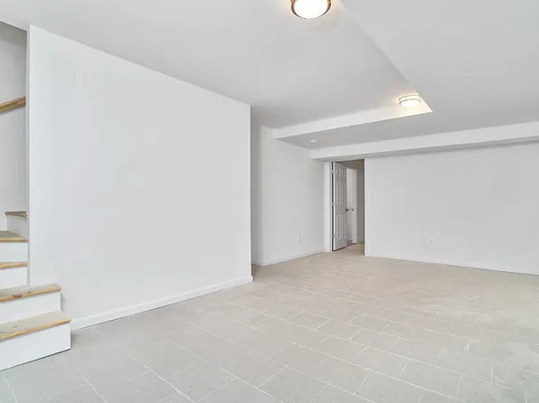 1069 Grant Avenue image 34 of 56